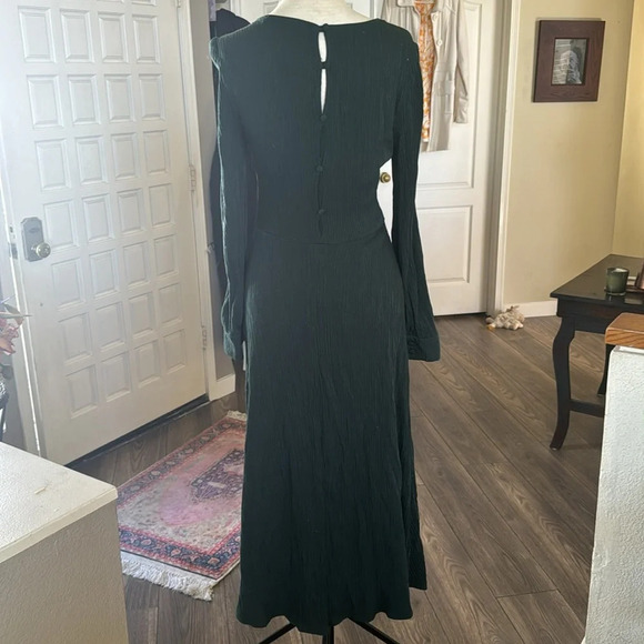 Zara Bottle Green Wrinkled Look Feminine Fit Bloggers Favorite Dress size S - Picture 5 of 16